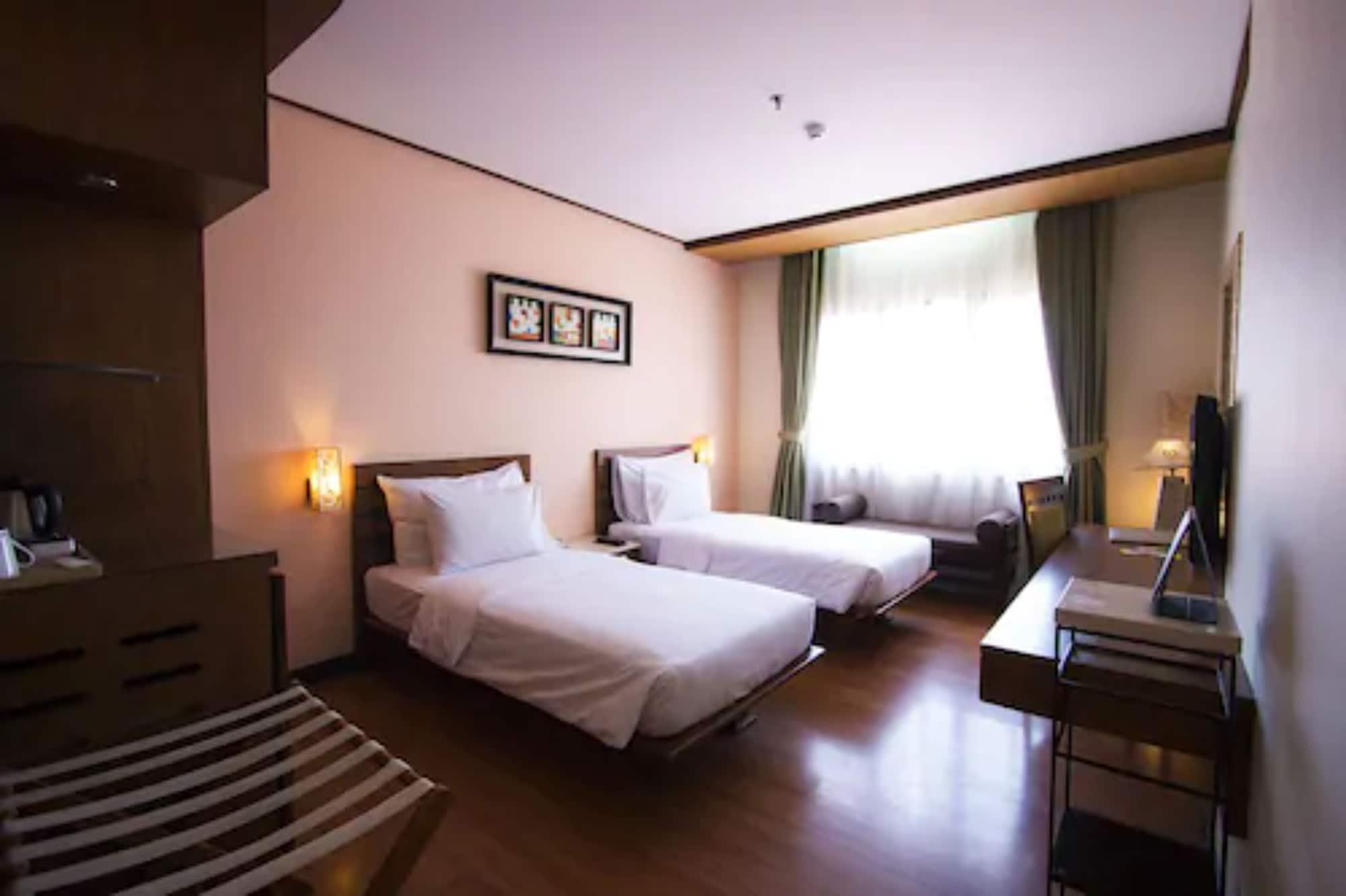 Banana Inn By Kagum Hotels Bandung Exterior foto